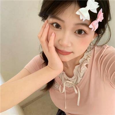 滑板车男孩